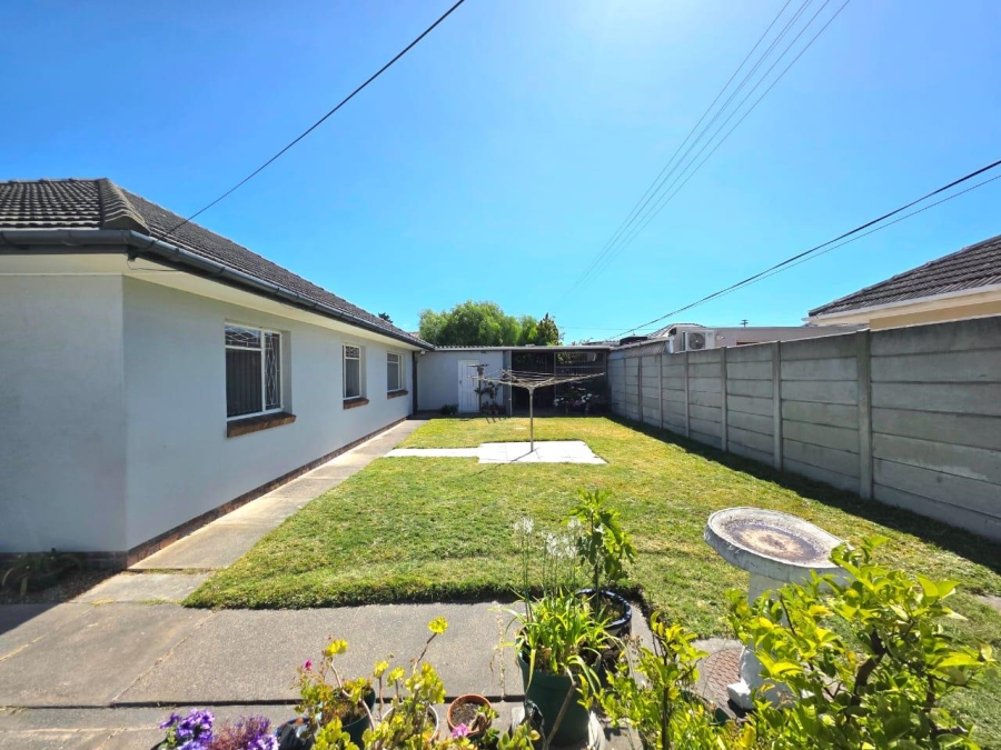 3 Bedroom Property for Sale in Thornton Western Cape